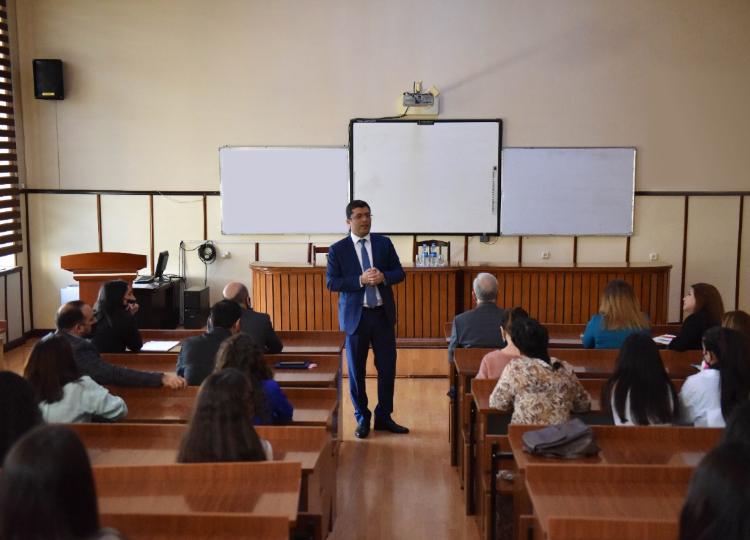 MEDİA-nın İcraçı direktoru Əhməd İsmayılov və BDU-nun Jurnalistika fakültəsinin professor-müəllim heyəti, tələbə və magistrantları arasında görüş keçirilib - FOTO