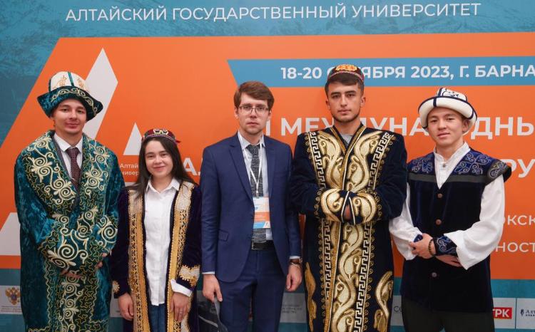 Международный алтаистический форум «Единство славянских и тюркских народов в истории и современности» 