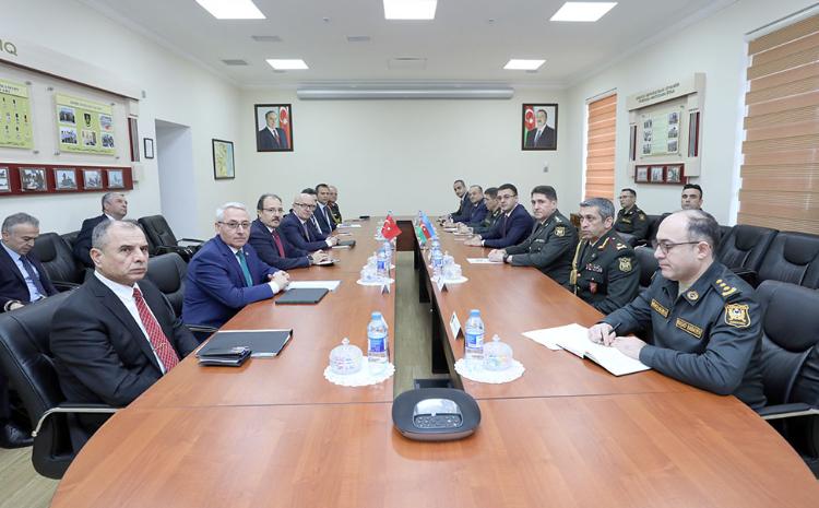 Обсуждены перспективы развития военно-технического сотрудничества между Азербайджаном и Турцией 