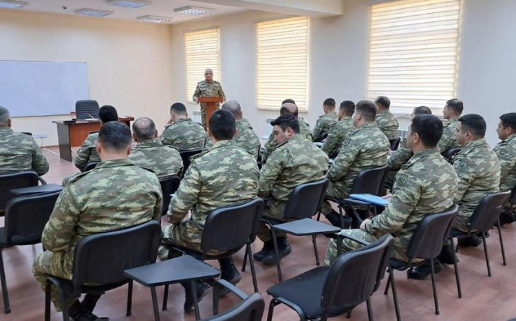 В Азербайджанской Армии проводятся сборы с командным составом 