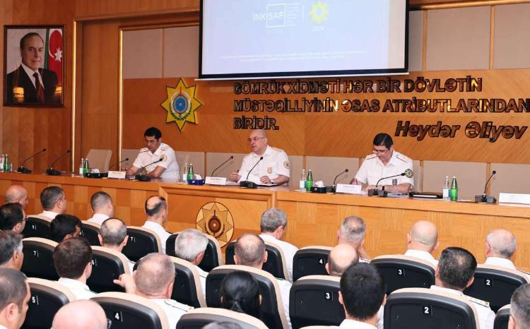 Dövlət Gömrük Komitəsində müşavirə keçirilib 