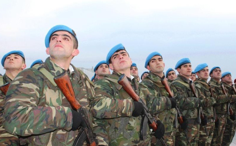 Daxili Qoşunlar Baş İdarəsinin hərbi qulluqçularının aylıq vəzifə maaşları artırılıb 