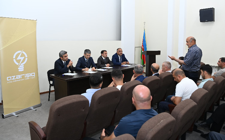 “Azərişıq” ASC-nin nümayəndələri Qusarda fermer və sahibkarlarla görüşüb 