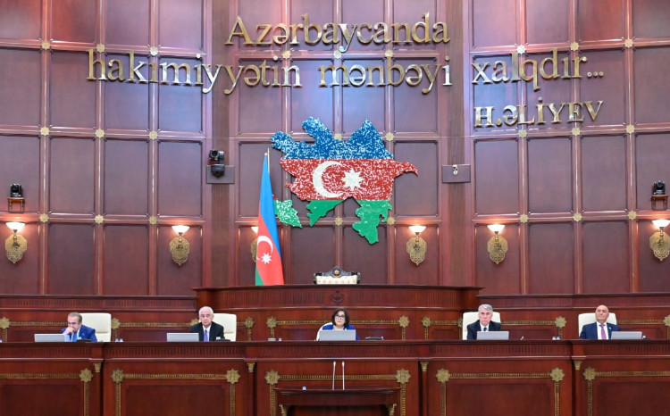 Milli Məclisin sədri Sahibə Qafarovanın parlamentin növbədənkənar sessiyasının yekunlarına dair çıxışı 