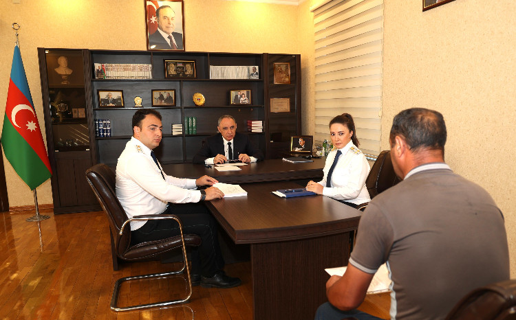 Baş prokuror Xaçmaz rayonunda vətəndaşları qəbul edib 
