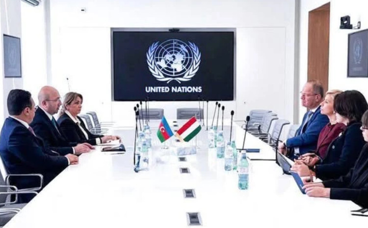 Səfər çərçivəsində Anar Quliyev Macarıstanın Dövlət idarəçiliyi və regional inkişaf naziri cənab Tibor Navraçiç ilə görüşüb 